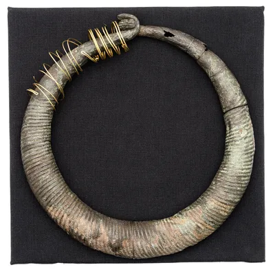 Neck ring with gold spirals, Scandinavia, around 1300–900 BC